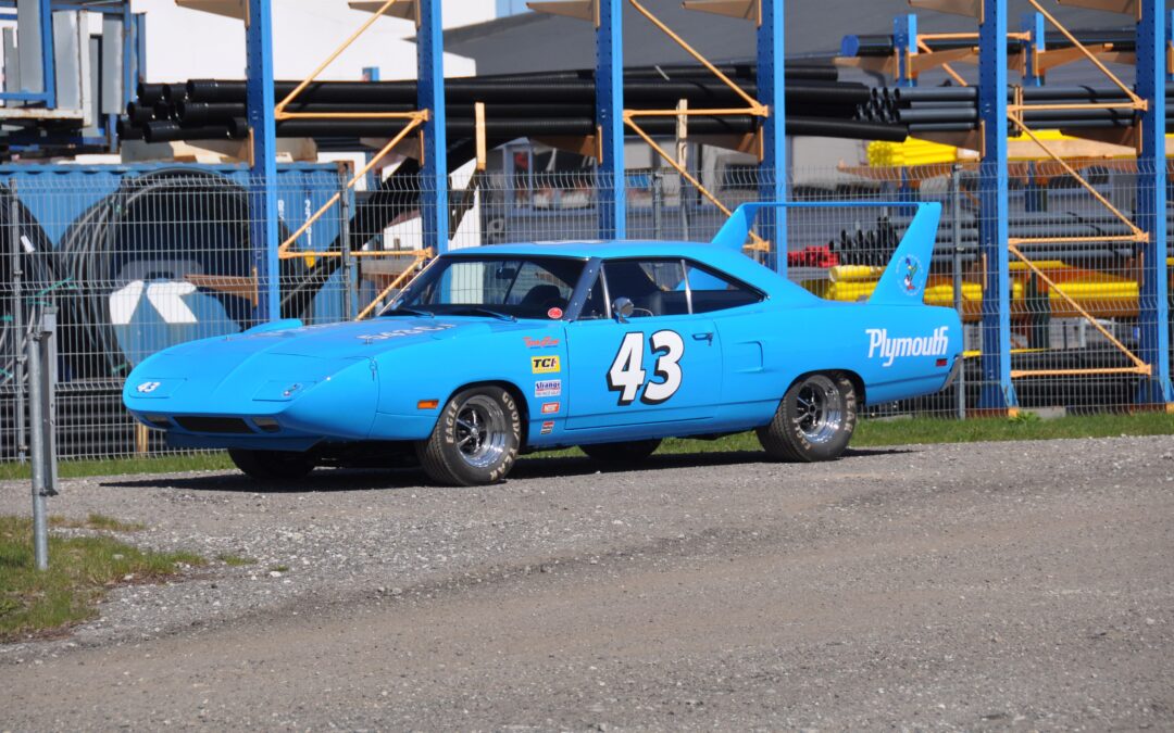 1970 Plymouth Road Runner -> Superbird